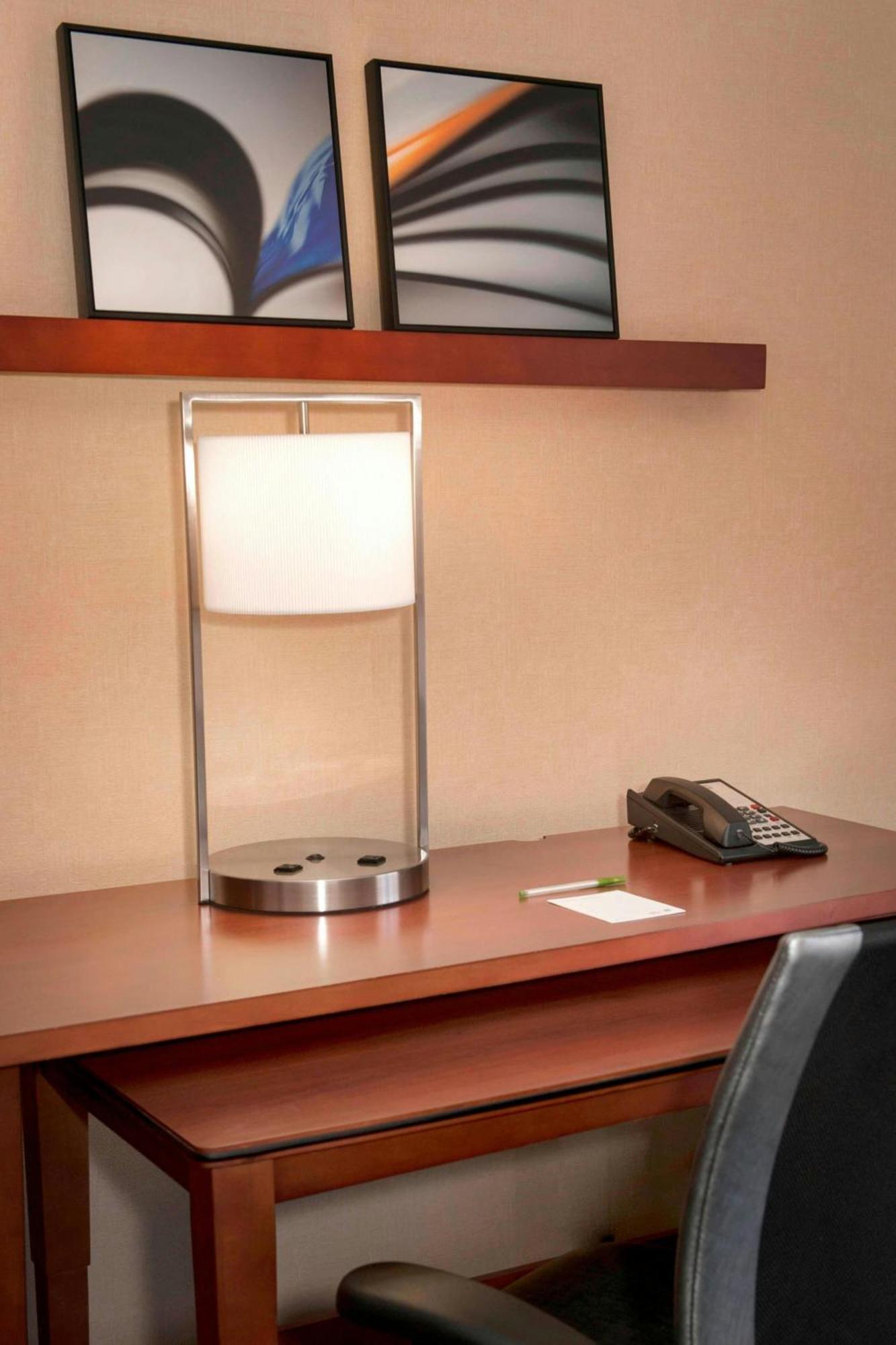 Courtyard By Marriott Hartford Windsor Airport Exterior foto